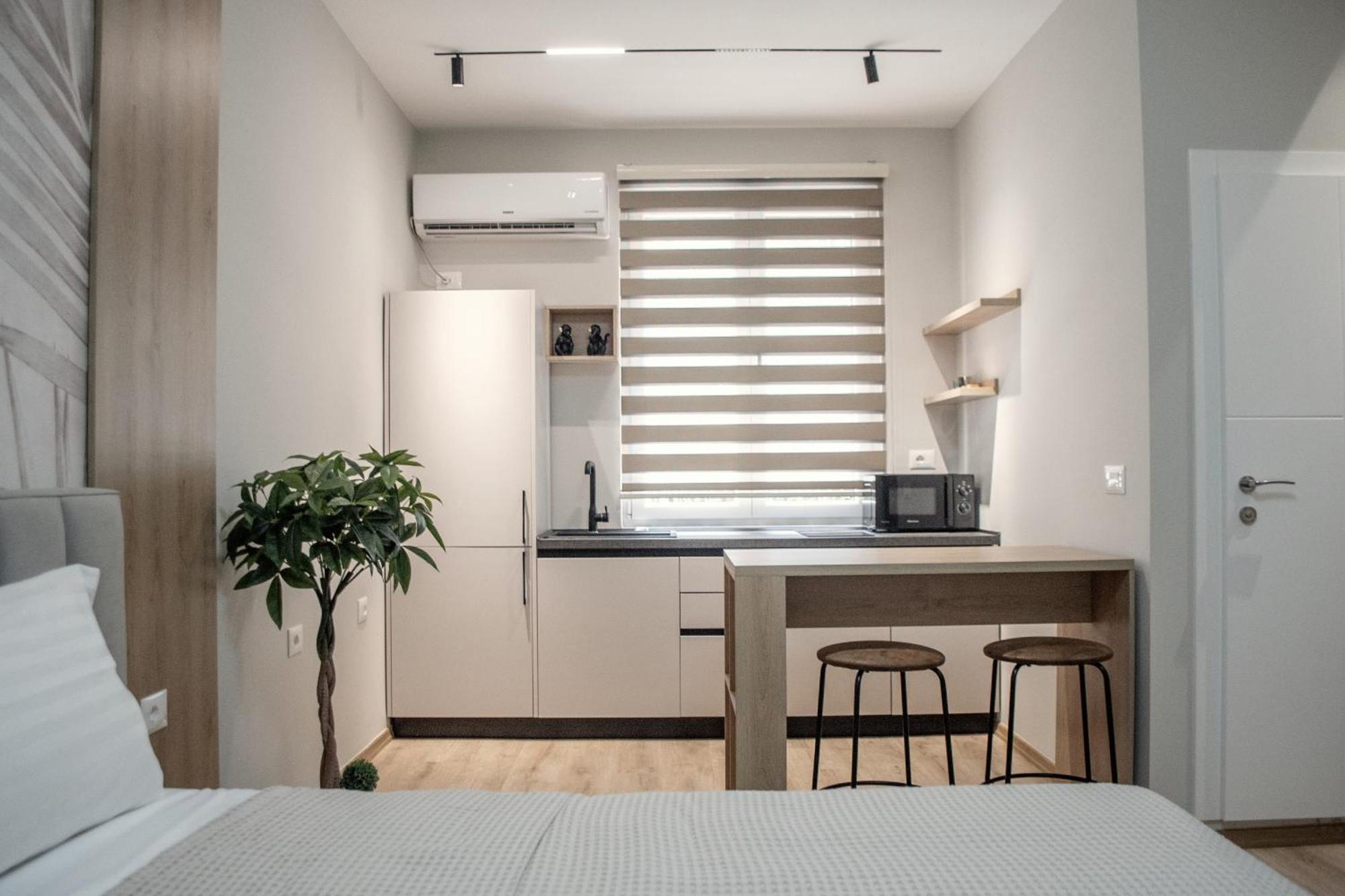Goat Apartments Тирана Екстериор снимка
