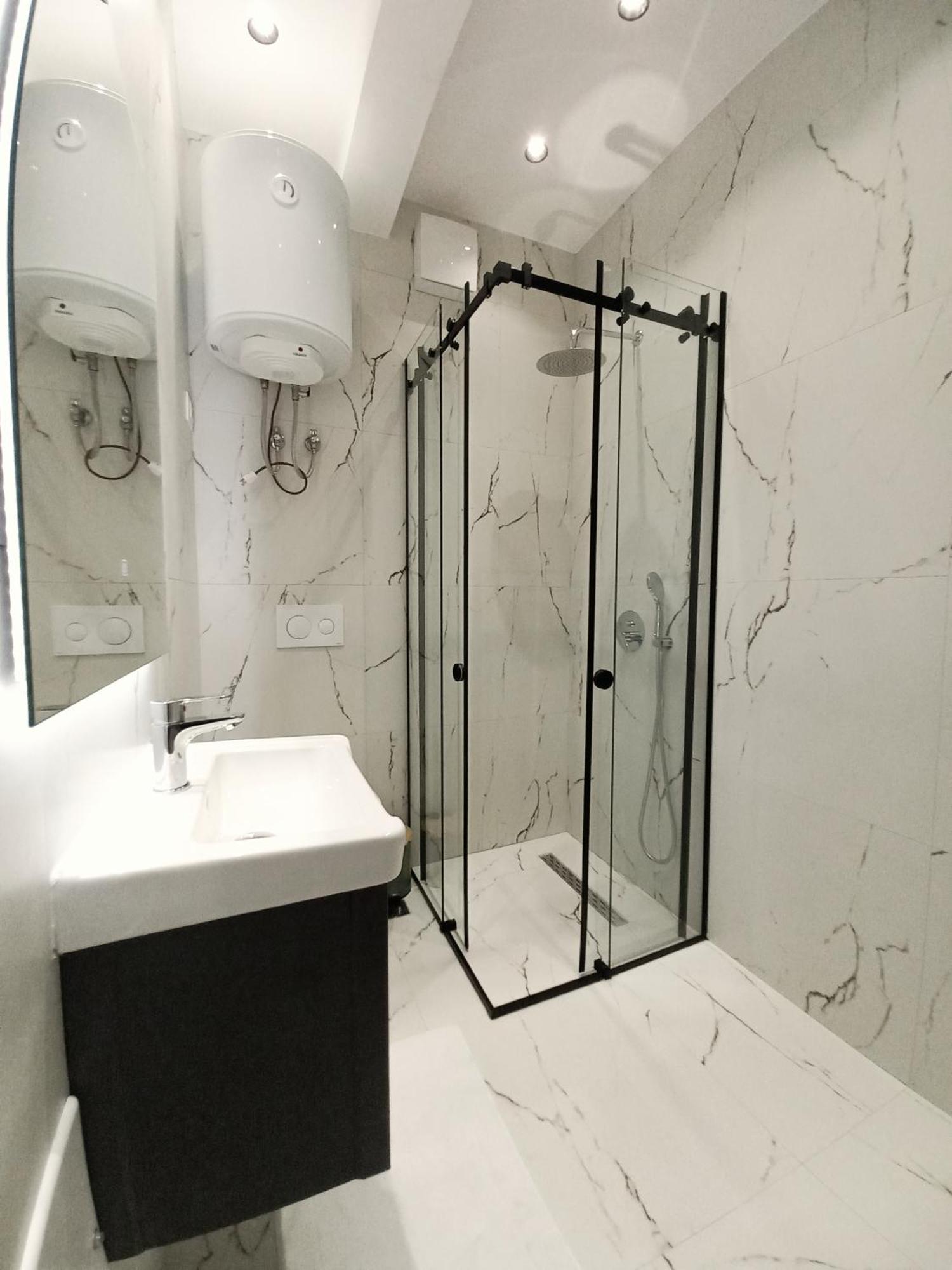 Goat Apartments Тирана Екстериор снимка
