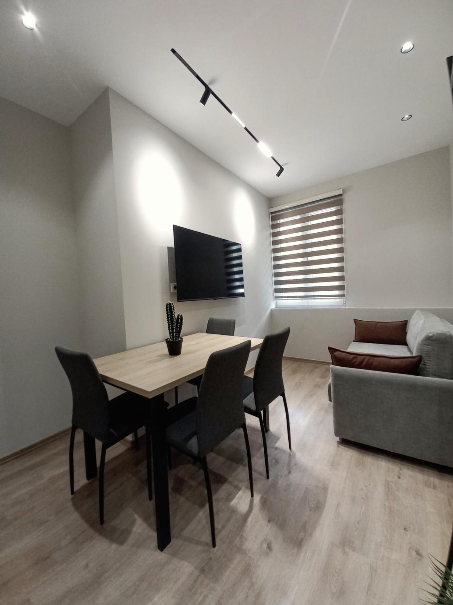 Goat Apartments Тирана Екстериор снимка